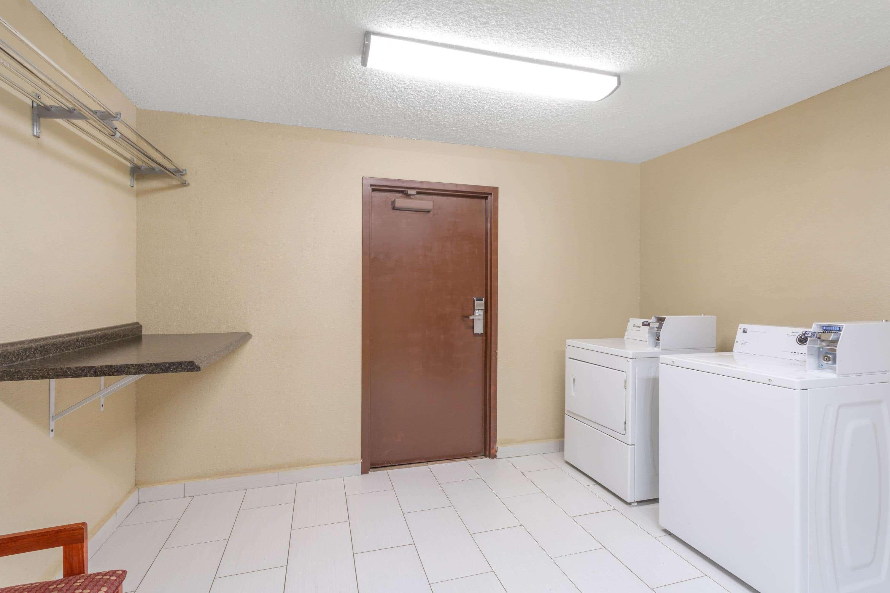 Days Inn By Wyndham Blairsville מראה חיצוני תמונה